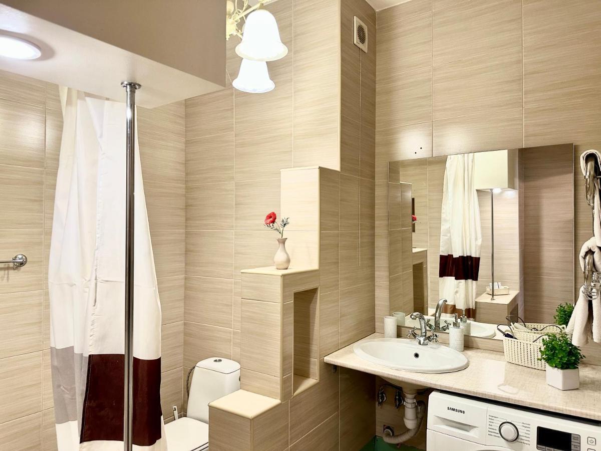 Lux Apartments In The City Center With A Coffee Machine, View Of A Theater, Near Zlata Plaza Rivne Eksteriør bilde